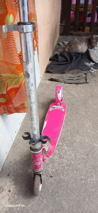 Trotinet pentru copii roz