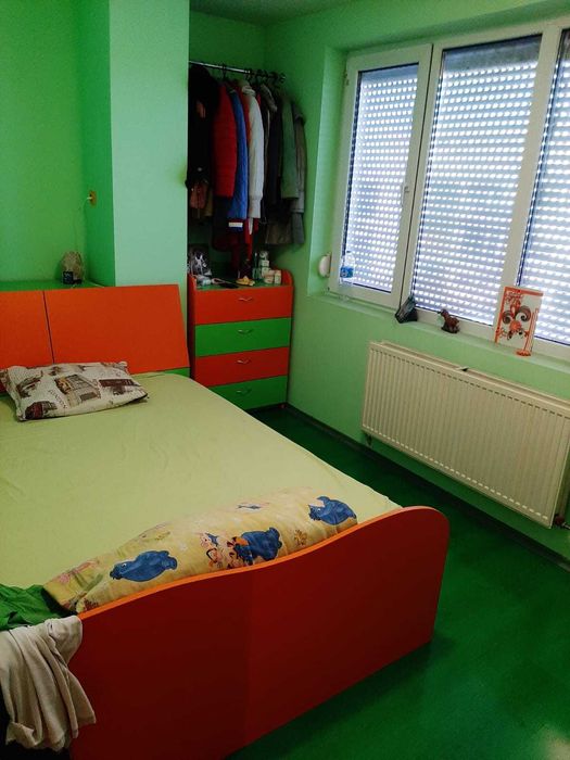 Тристаен апартамент кв.Деленки