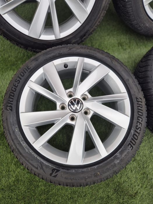 Jante ca noi R 17 5x112 Golf 8 cu 205 50 17 Bridgestone