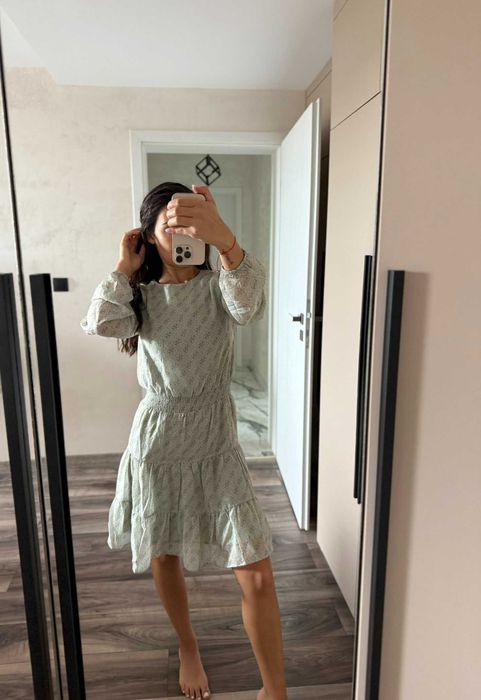 Нова рокля Guess