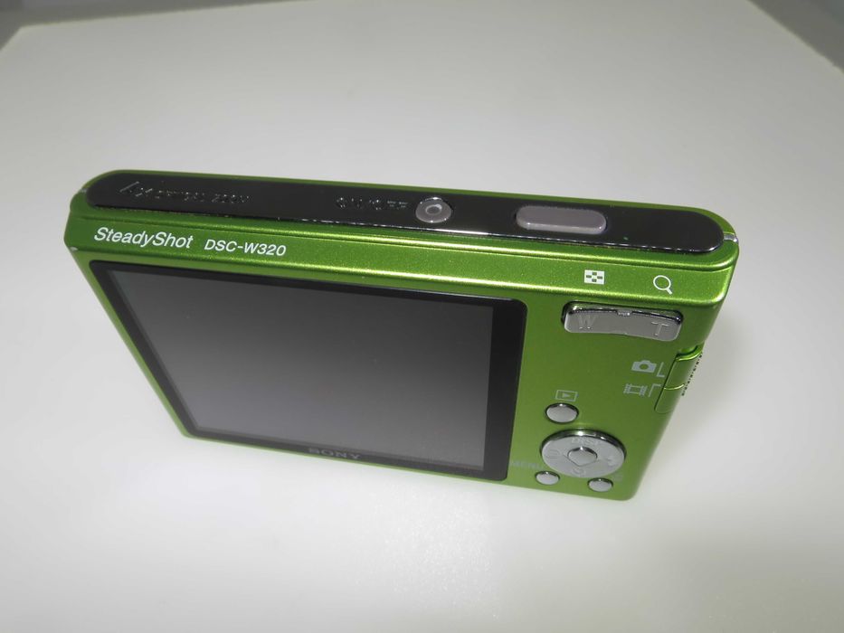 Sony Cyber-shot W320 зелен ултра компактен цифров фотоапарат камера отллично състояние като НОВ с оригинално зарядно, батерия, карта памет и кутия