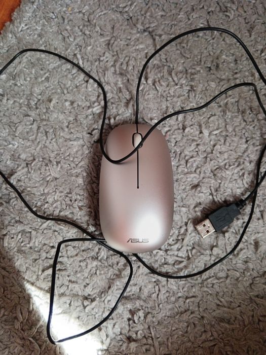 Vând mouse asus în stare BUNĂ