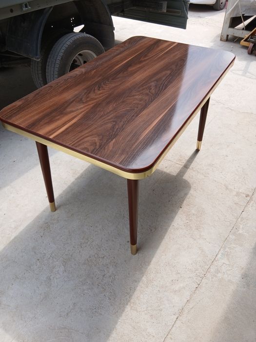 Stol oshhona va mehmonhona uchun. Стол для кухня и заль