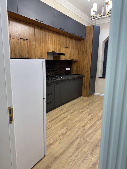 Беруний метро якинида 3 хонали квартира