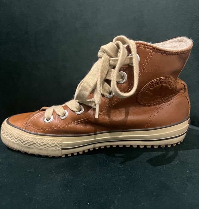 Tenesi din piele ecologica, eleganti, moderni de la Converse, marimea 37