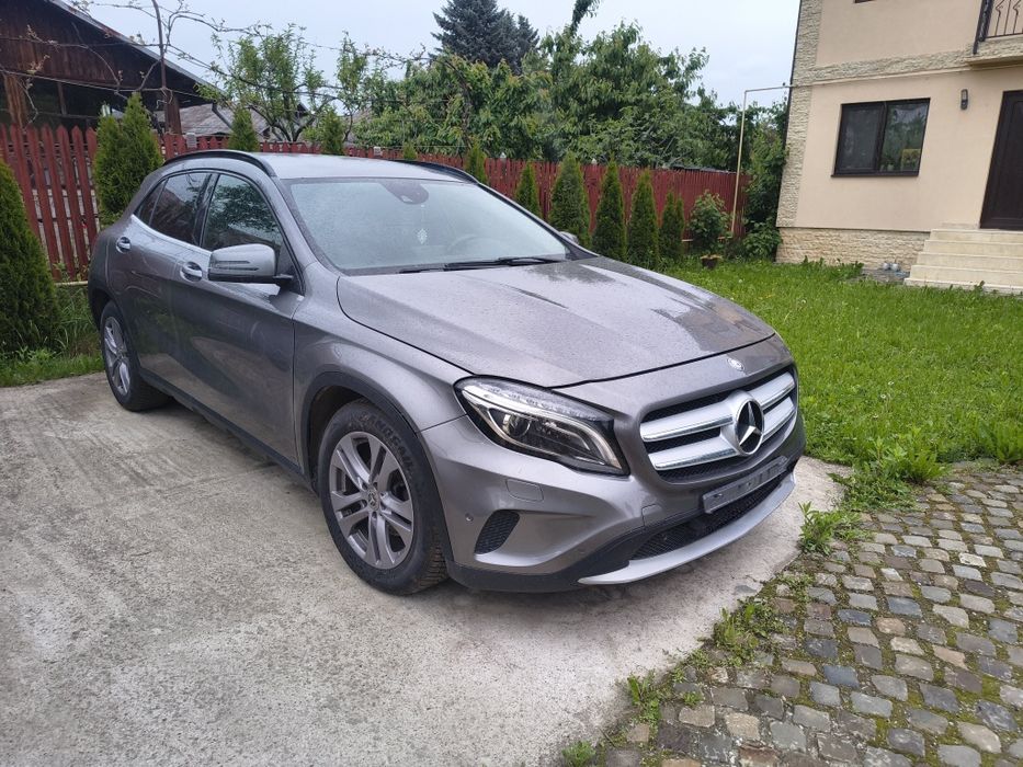 MERCEDES-BENZ GLA 2014