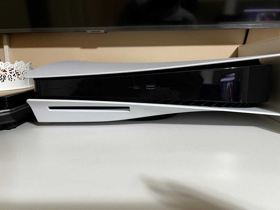 PlayStation 5 Disc Edition CFI-1216A – stare foarte bună + cutie originală