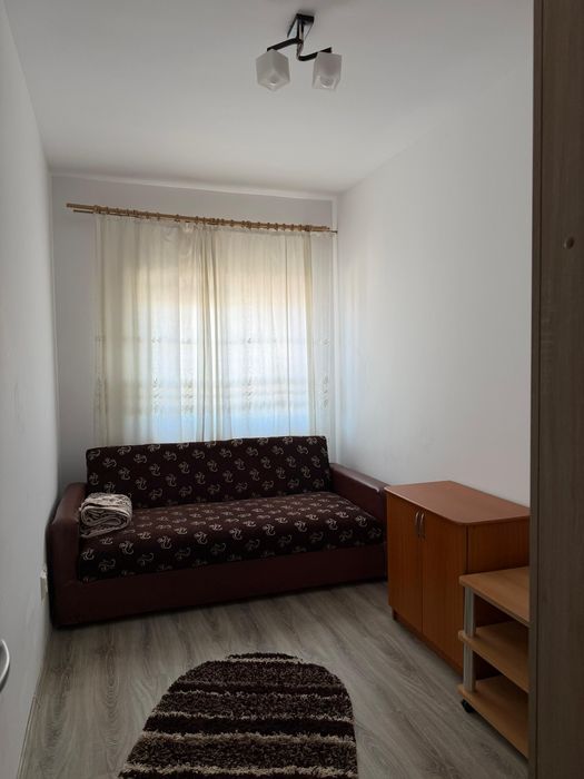 Inchiriez apartament