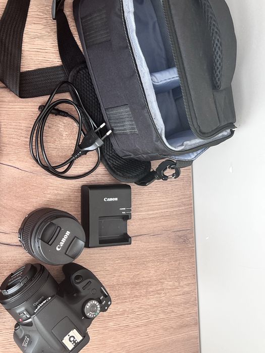 Продам набор фотоапарат Canon.