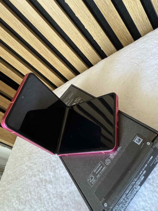 Samsung Z Flip 7 ca NOU Liber de retea 256GB