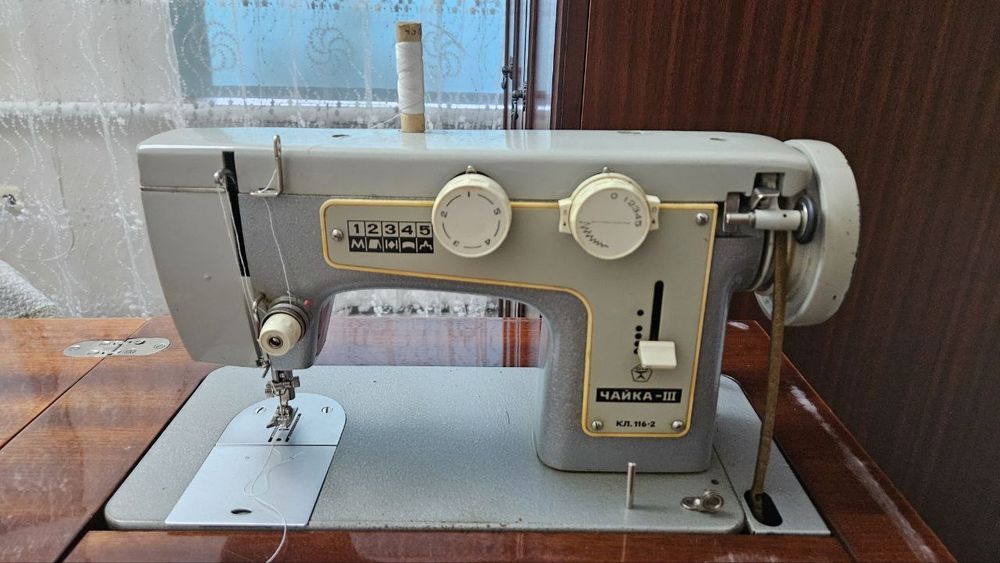 Швейная машинка Чайка