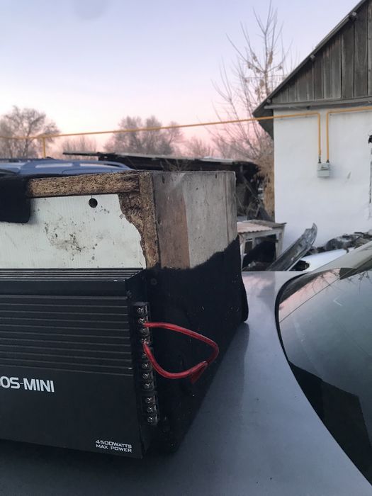 Продам саб самодельный босс мини усилок долбит хорошо!