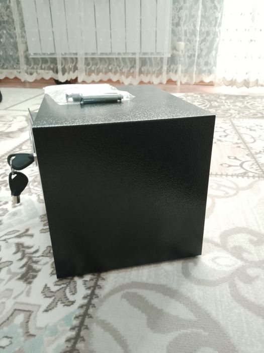 Железный сейф продаю