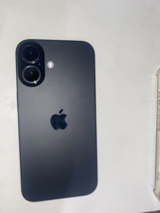 Продам айфон 16 black 128гб