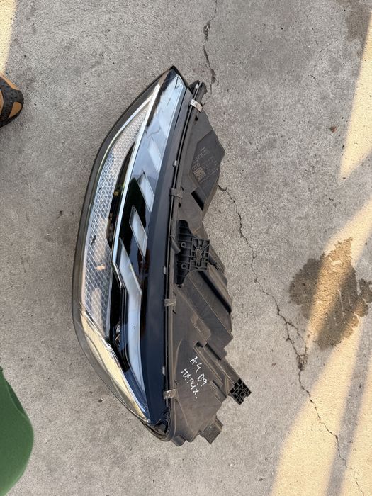 Far Audi A4 B9 facelift Matrix Led stanga 8W0941035E