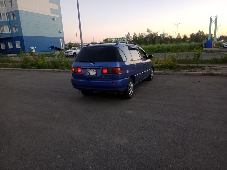 Продам машину Toyota Ipsum