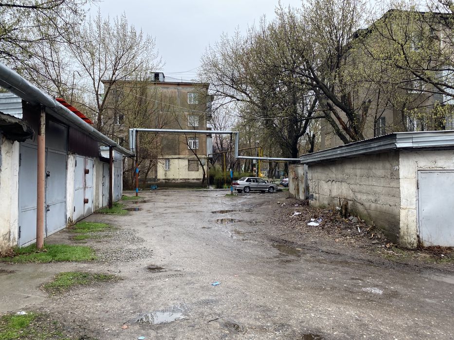 Гараж сатылады.