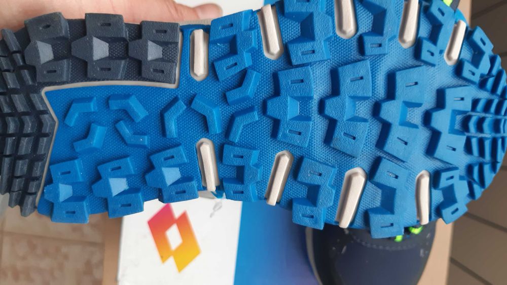 Lotto N25 нови маратонки