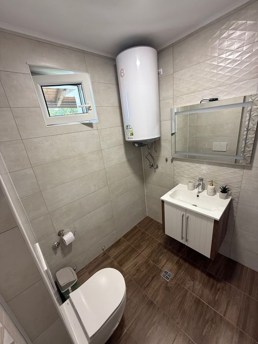 Дава се под наем Етаж от къща в Кюстендил, Христо Ботев - 60 кв.м за 357 € - Снимка #2