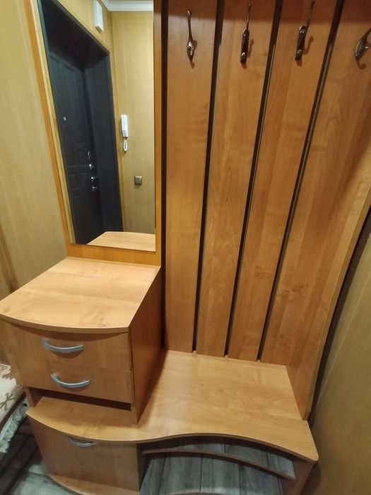 Продам небольшую прихожую