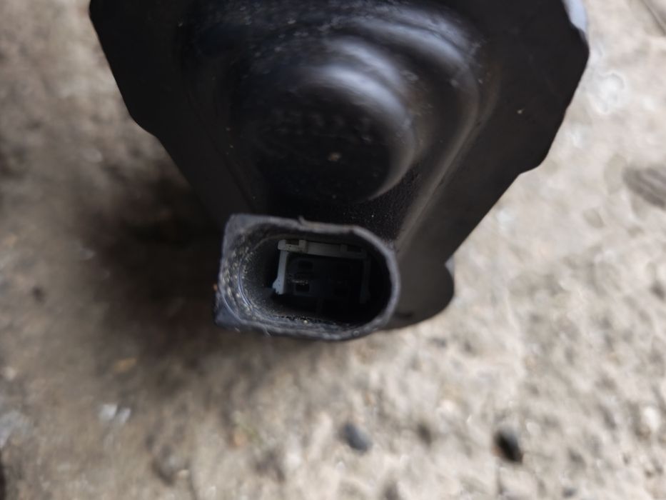 Motoraș etrier dreapta spate Volkswagen Passat B6