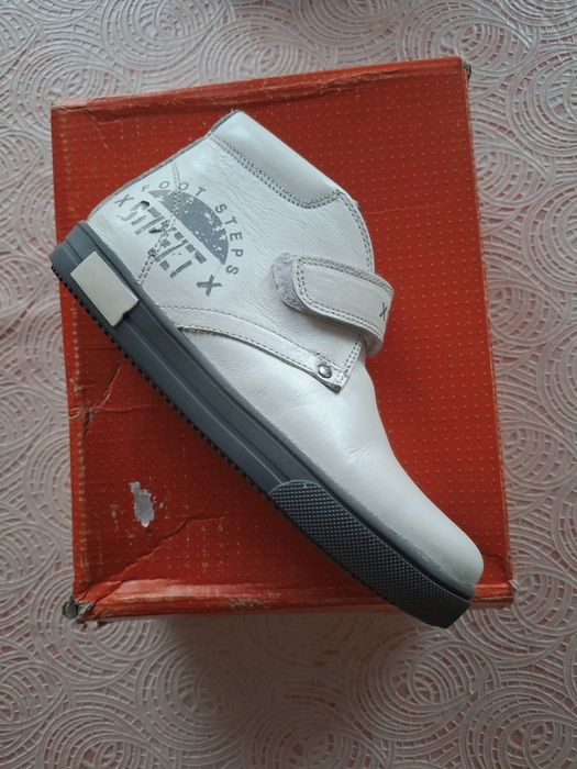 Детская обувь белого цвета