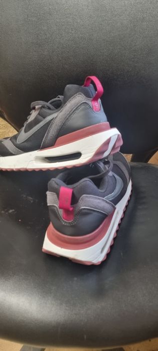 Продавам оригинални маратонкиNike