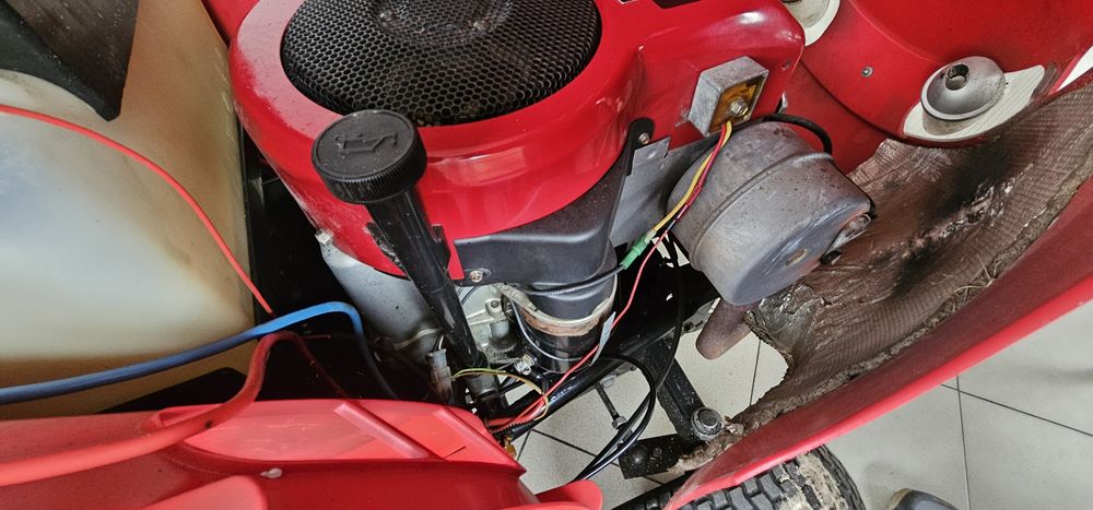 Тракторна косачка Briggs 16к.с 102см