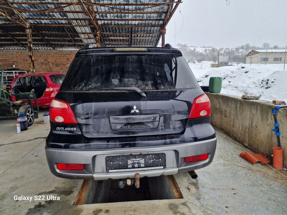 Мицубиши Аутлендар/Mitsubishi outlander 2.0 бензин ръчка На части!!!