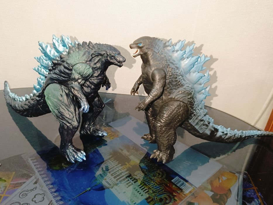 Гадзилла игрушечная