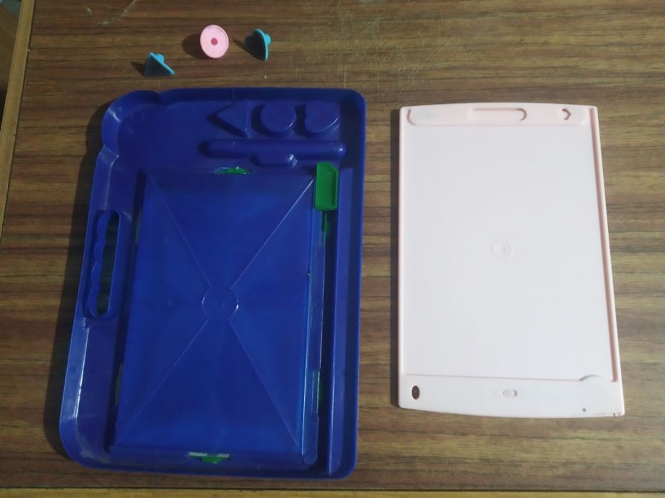 блокноты для письма или рисования , стирающиеся