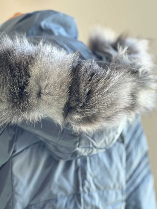 Parka dama gri cu glugă și guler din blană naturală de vulpe