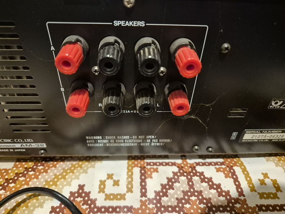 Akai am 32 statie  (akai sony)