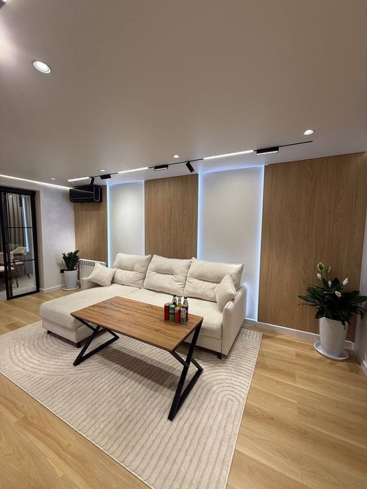 Продается 3в4 ком квартира, ориентир: ул. Фидокор кафе Бон, 70м²