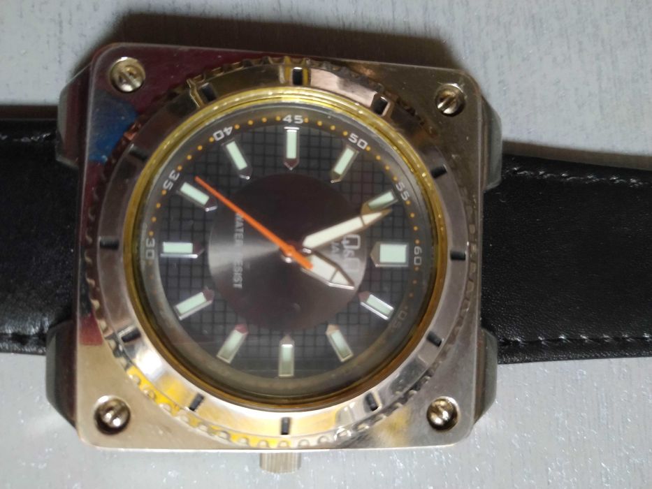 Ретро часовник марка Q&Q