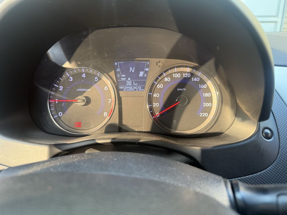 Hyundai Accent 2012 yill ishlab chiqarilgan