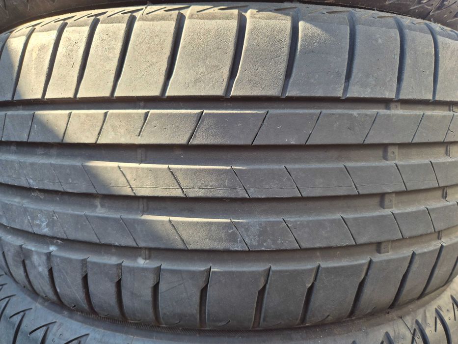 4 Anvelope de VARA - 225/40/19 - BRIDGESTONE - CA UNELE NOI - DOT 2023