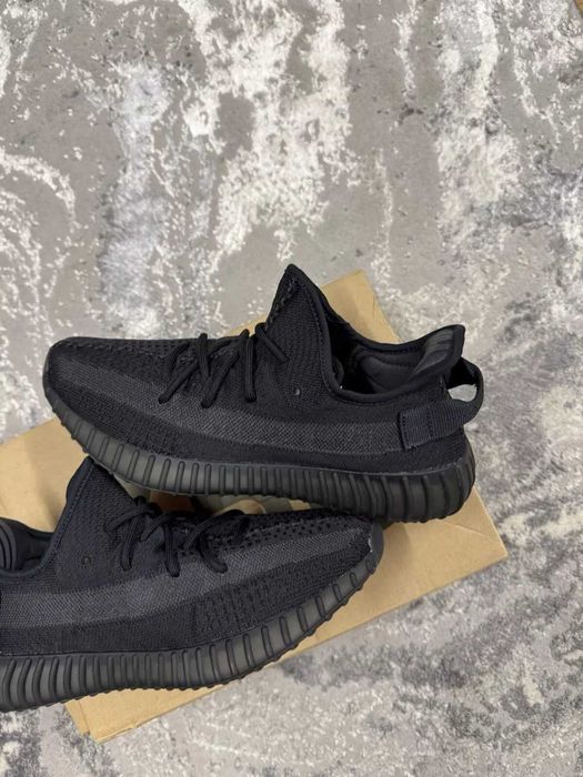 Adidasi Yeezy Boost 350 Black Oynx