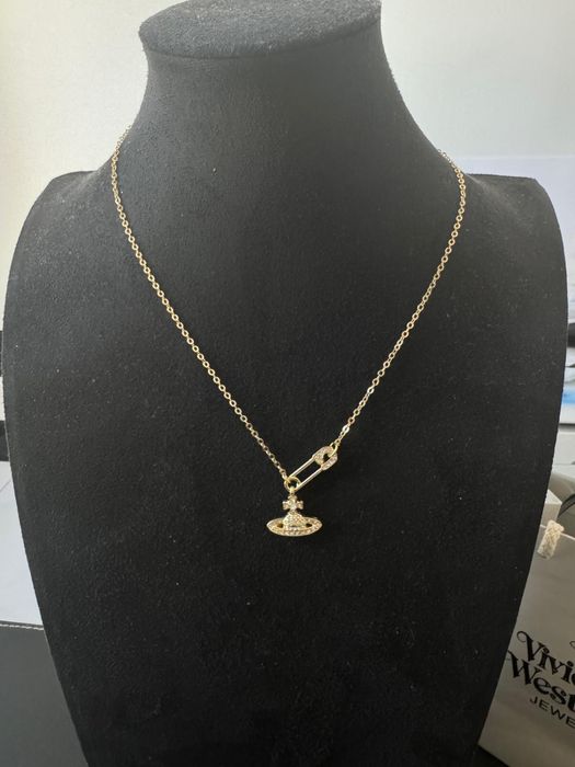 Lantisor Vivienne Westwood Gold Pin Saturn