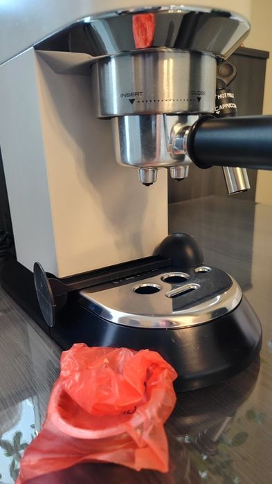 Продавам кафемашина Делонги