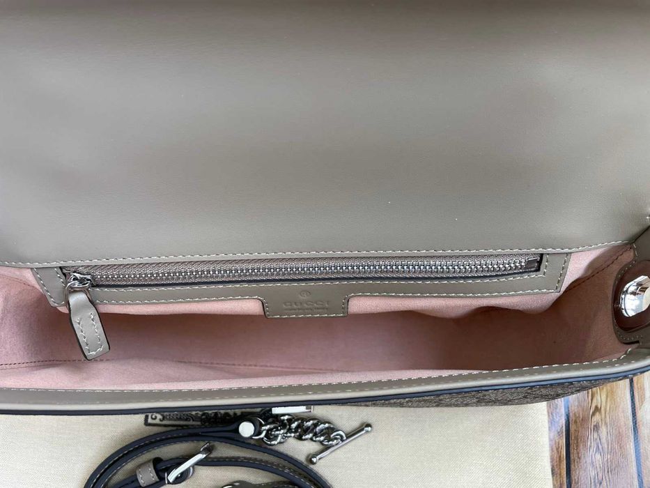 Оригинална Чанта Gucci Бежов GG Канвас Petite Гучи Сребристо GG лого