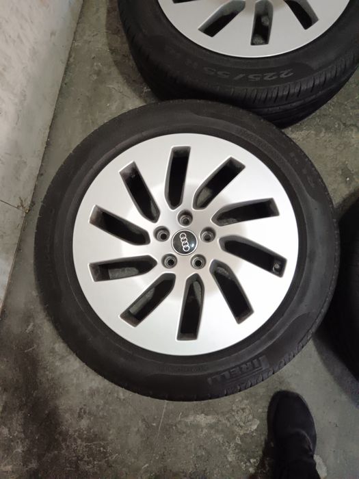 Set 4 jante aliaj prindere 5x112 pe 18 inchi et 26 cu anvelope vara 225/55/18 Pirelli audi vw Skoda Seat MG BMW Mercedes