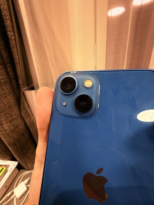 продаю айфон 13 на 128 гб