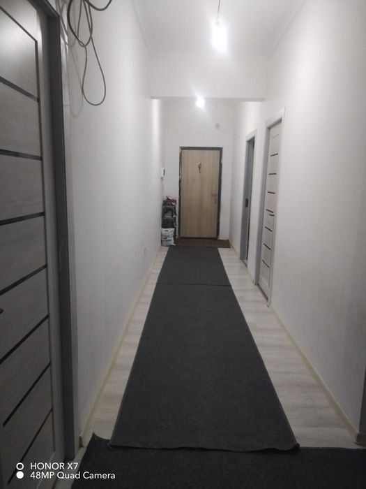 Student va ishlaydigan qizlar olamiz