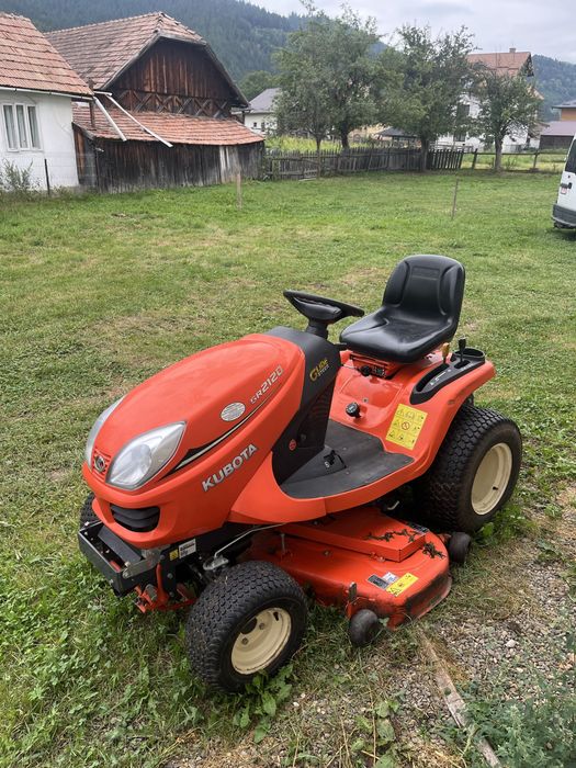 Vând mașina de taiat iarba