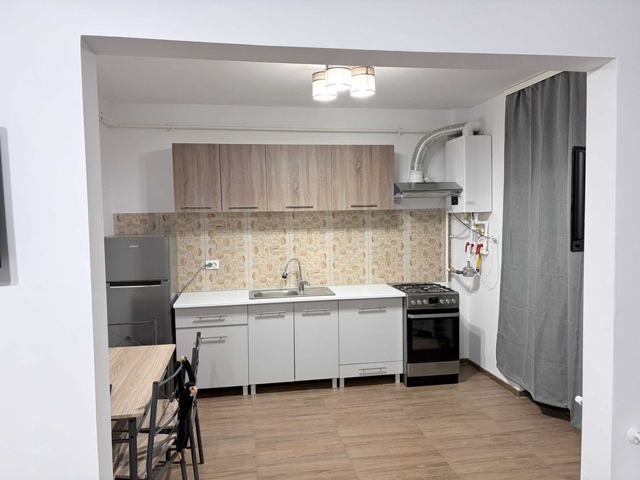 Închiriez garsonieră – Cartier Căpșunărie (Damila), etaj 1