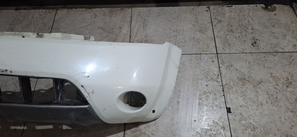 Продам бампер ниссан мурано 2003 года.