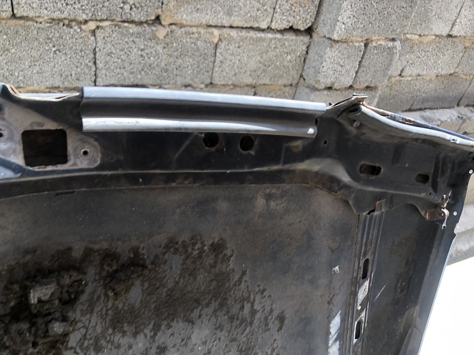 Капот на 190 мерседес