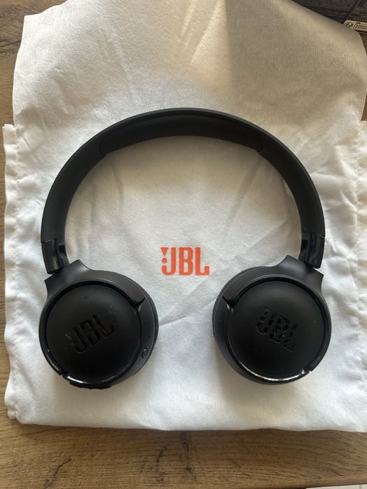JBL 520BT в отличном состоянии