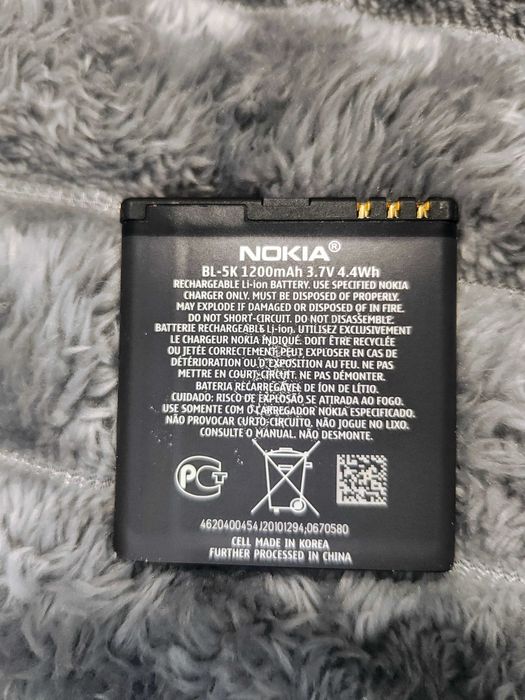 Телефон Nokia C7 доста запазен